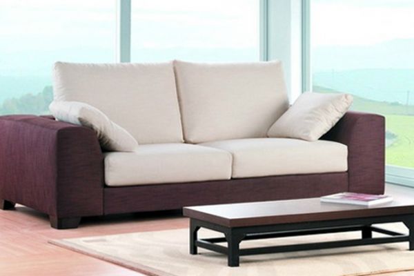 sofa-148D552973-3BB0-CDBA-B8BF-C97378F69E88.jpg
